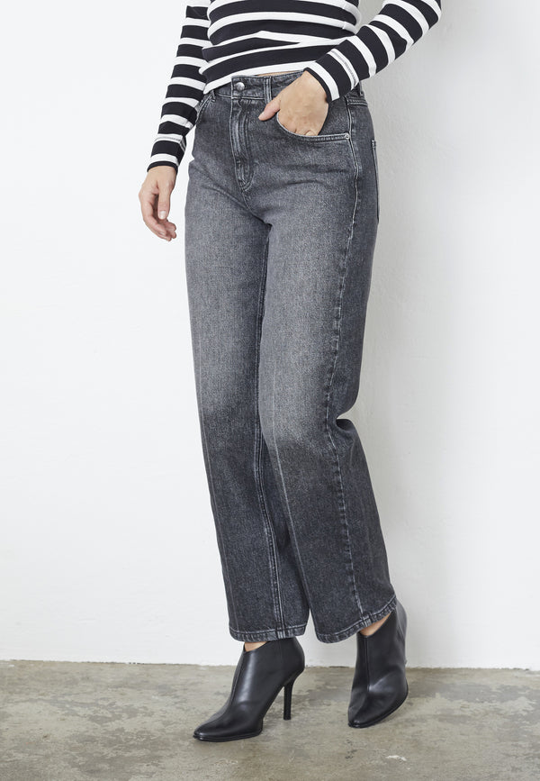 FemmeCC Straight Crease Jeans - Beige
