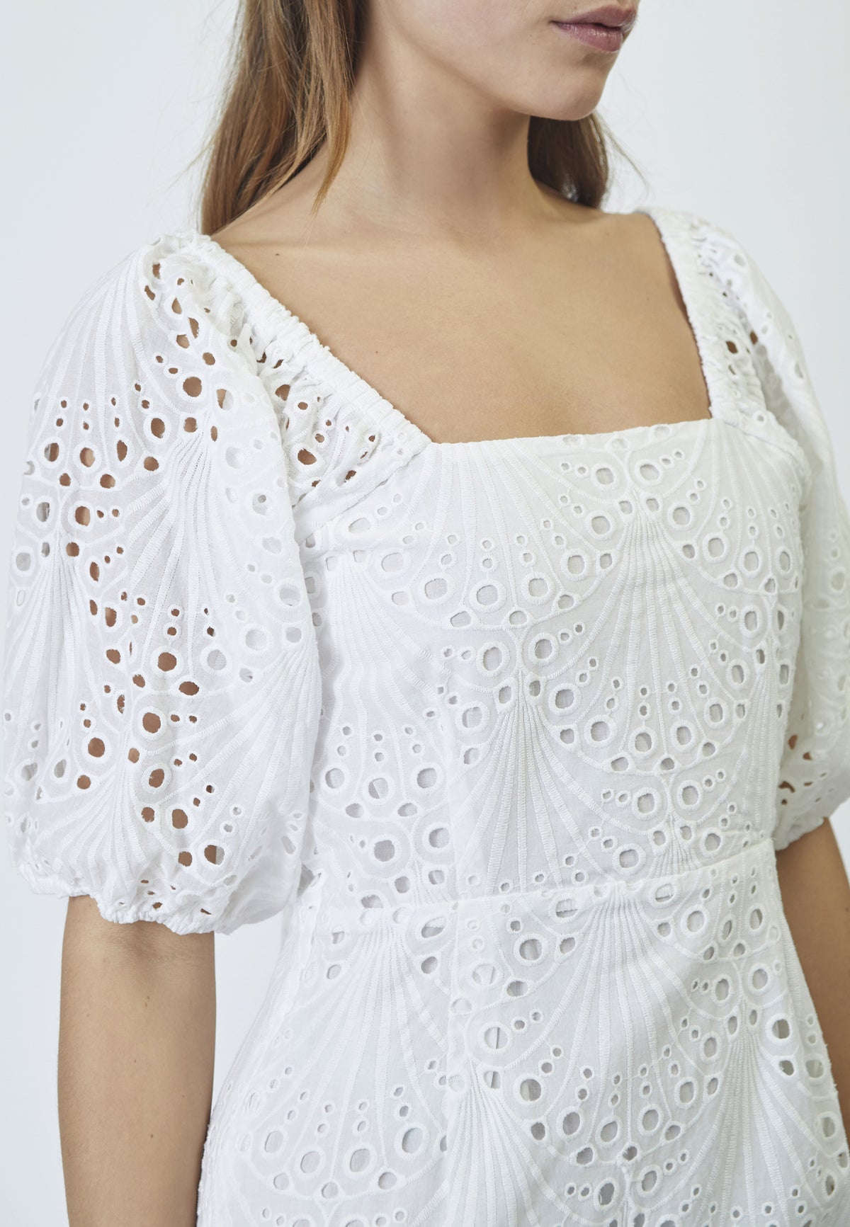 NayaCC Anglaise Knot Dress - Wit