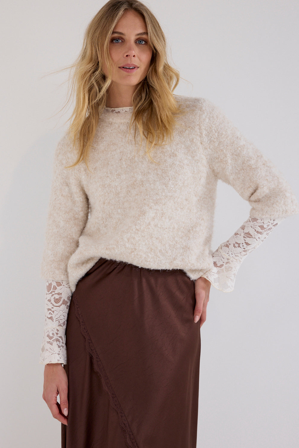 Lace Detailed Skirt