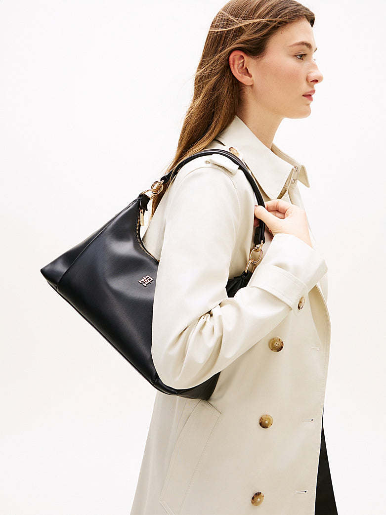 TH Essential shoulder bag - Zwart